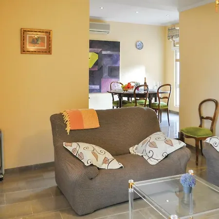 דירה Three-bedroom In *